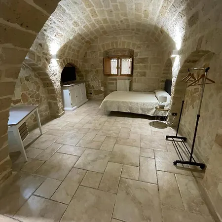 La Stanza 2 בארי